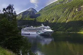 Norwegian Jade cruise ship