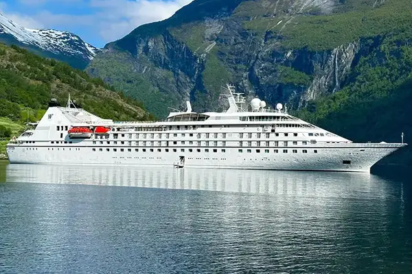 Star Legend cruise ship