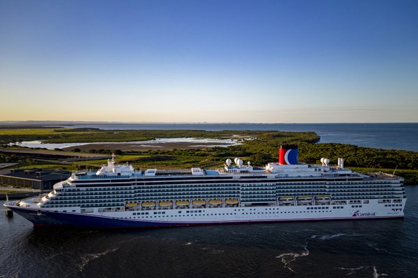 Carnival Luminosa cruise ship