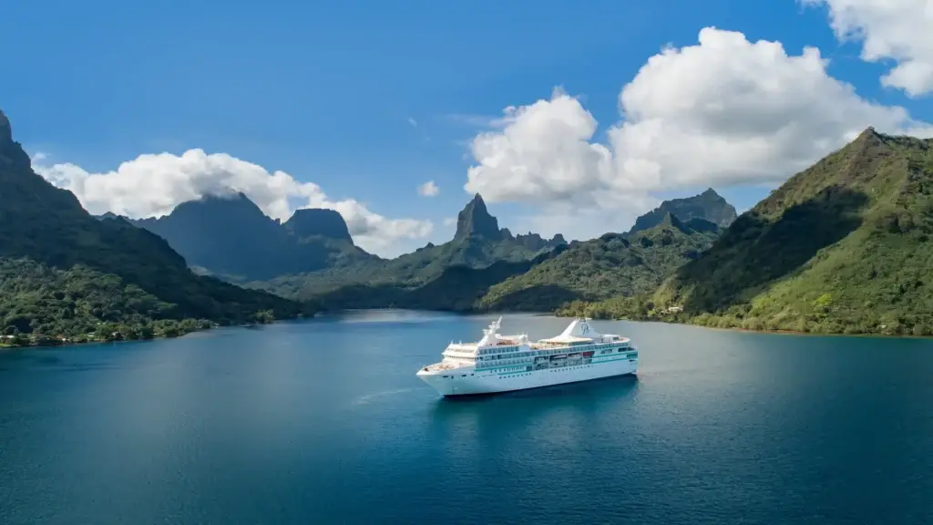 The m/s Paul Gauguin in Opunohu Bay, Moorea