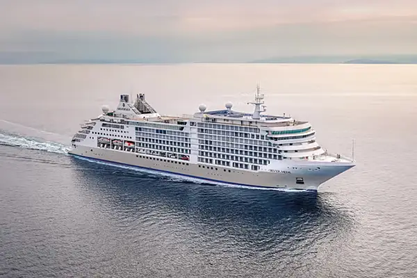 Silver Moon cruise ship